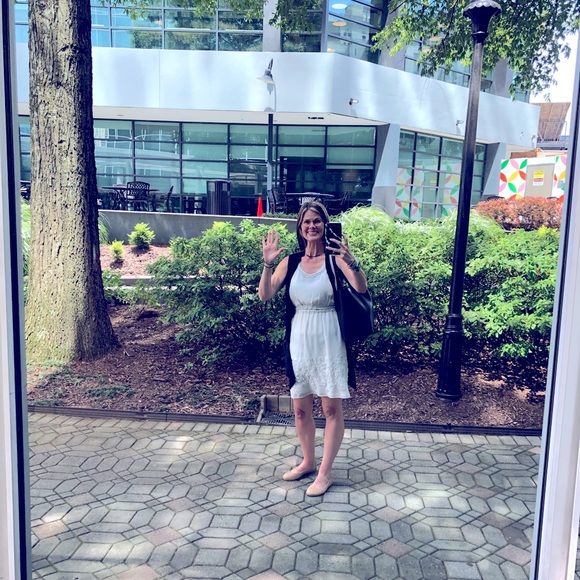 Meet your Posher! - Picture 1 of 4